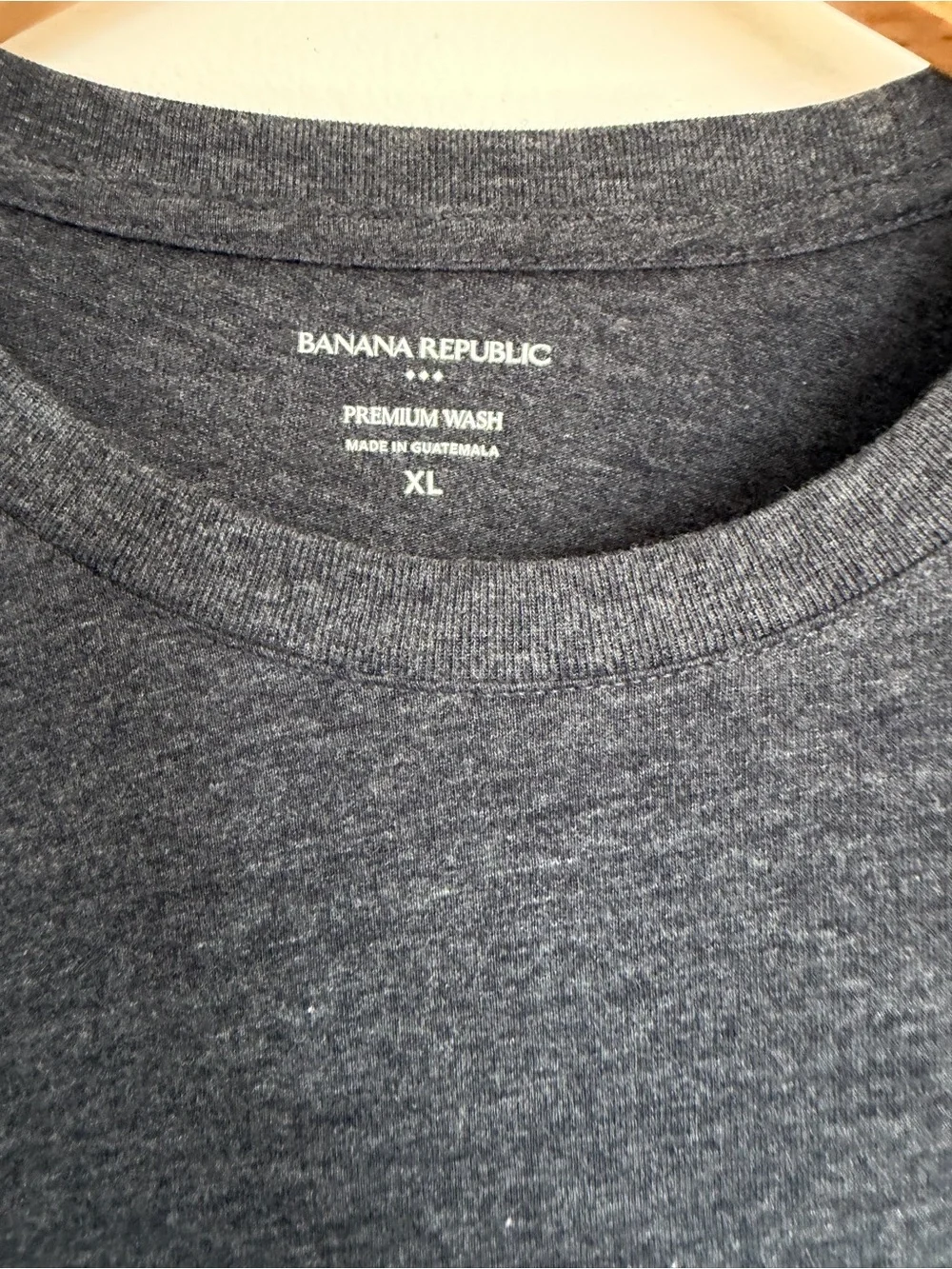 Banana Republic Men's Short-Sleeve Crew T-Shirt in Charcoal